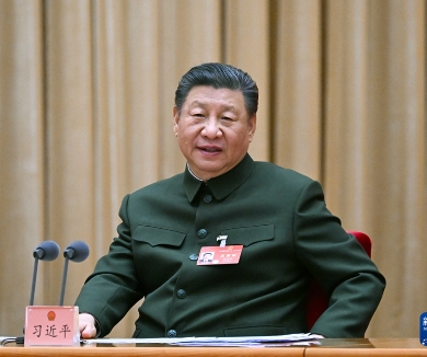 习近平出席解放军和武警部队代表团全体会议