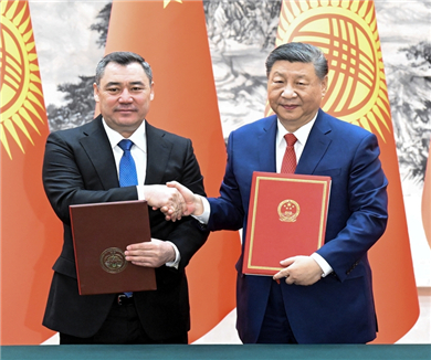 习近平同吉尔吉斯斯坦总统会谈