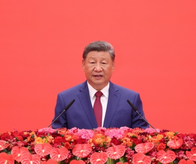 习近平参加纪念中国人民抗日战争暨世界反法西斯战争胜利80周年招待会并发表重要讲话