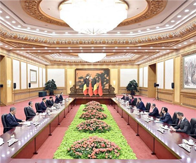 习近平会见比利时首相