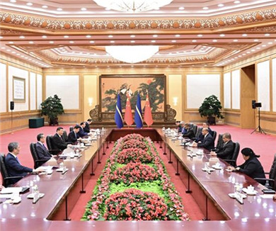 习近平同瑙鲁总统会谈