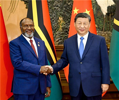 习近平会见瓦努阿图总理