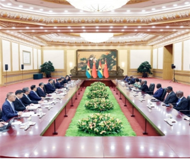 习近平会见加纳总统