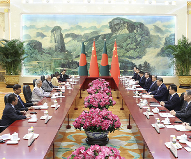 习近平会见孟加拉国临时政府首席顾问