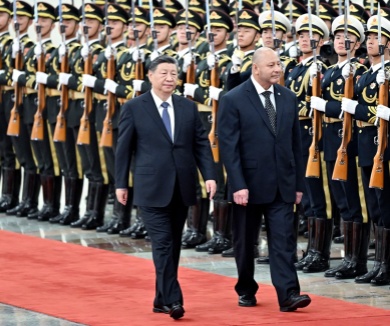 习近平举行仪式欢迎汤加国王访华